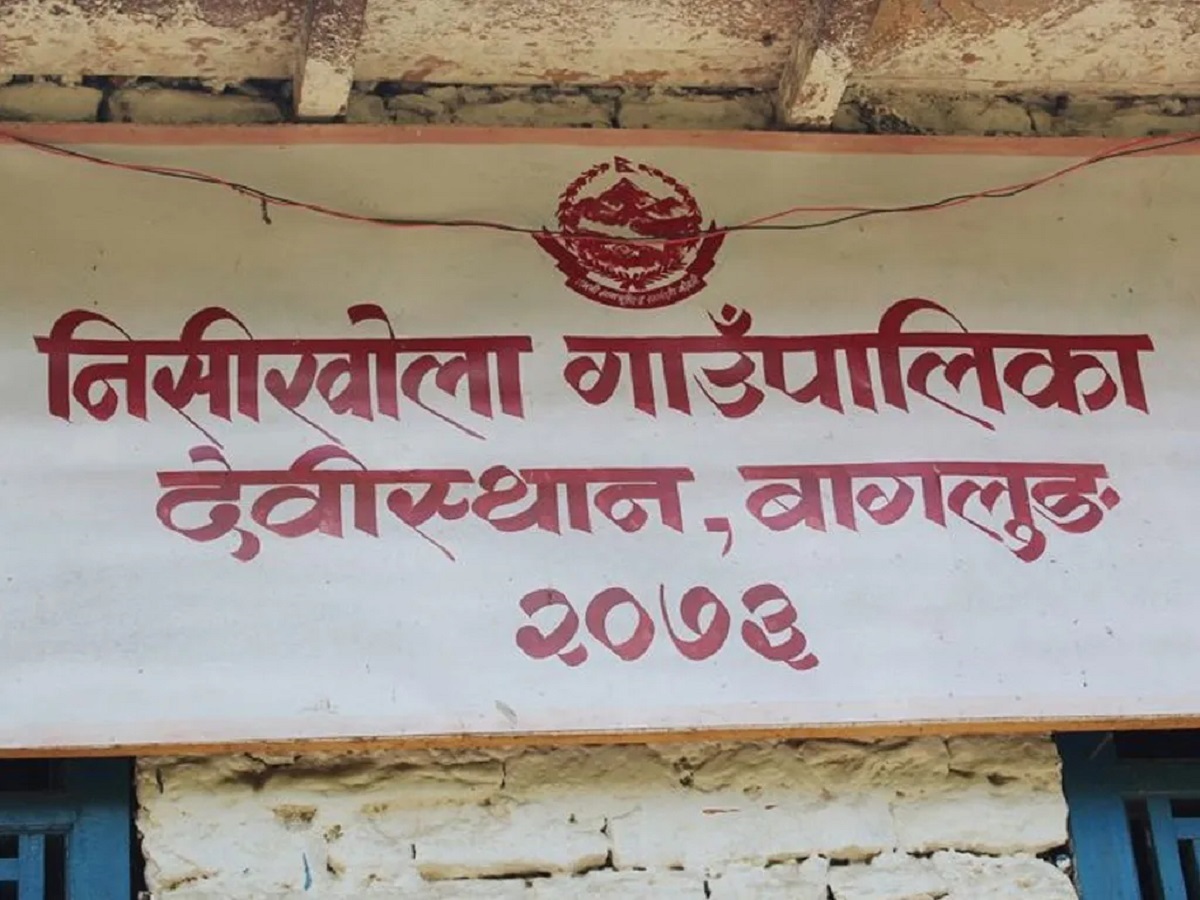 गाउँपालिकाले बनाइदियो भेडापालक किसानलाई खोर