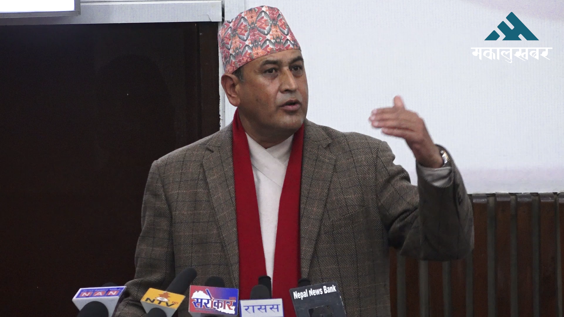 प्रधानमन्त्रीको निर्देशन कर्मचारीले नटेर्ने प्रवृत्ति राम्रो होइन : रामहरी खतिवडा