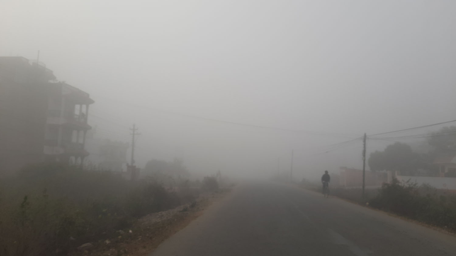 शीतलहरबाट प्रभावित रौतहटका विपन्न दलितलाई कम्बल वितरण
