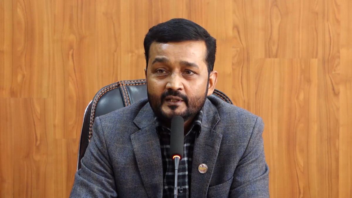 एक गाग्री पानीले धरानवासीको माग सम्बोधन हुँदैन, एक वर्षभित्र पानी खुवाउँछौँ : प्रदीप यादव