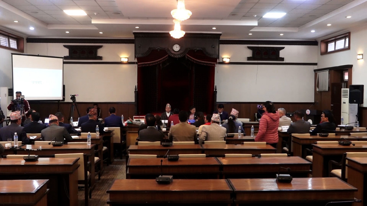 वन डढेलो नियन्त्रणका लागि स्थानीय समुदाय र पालिकालाई जिम्मेवार बनाउनुपर्नेमा जोड