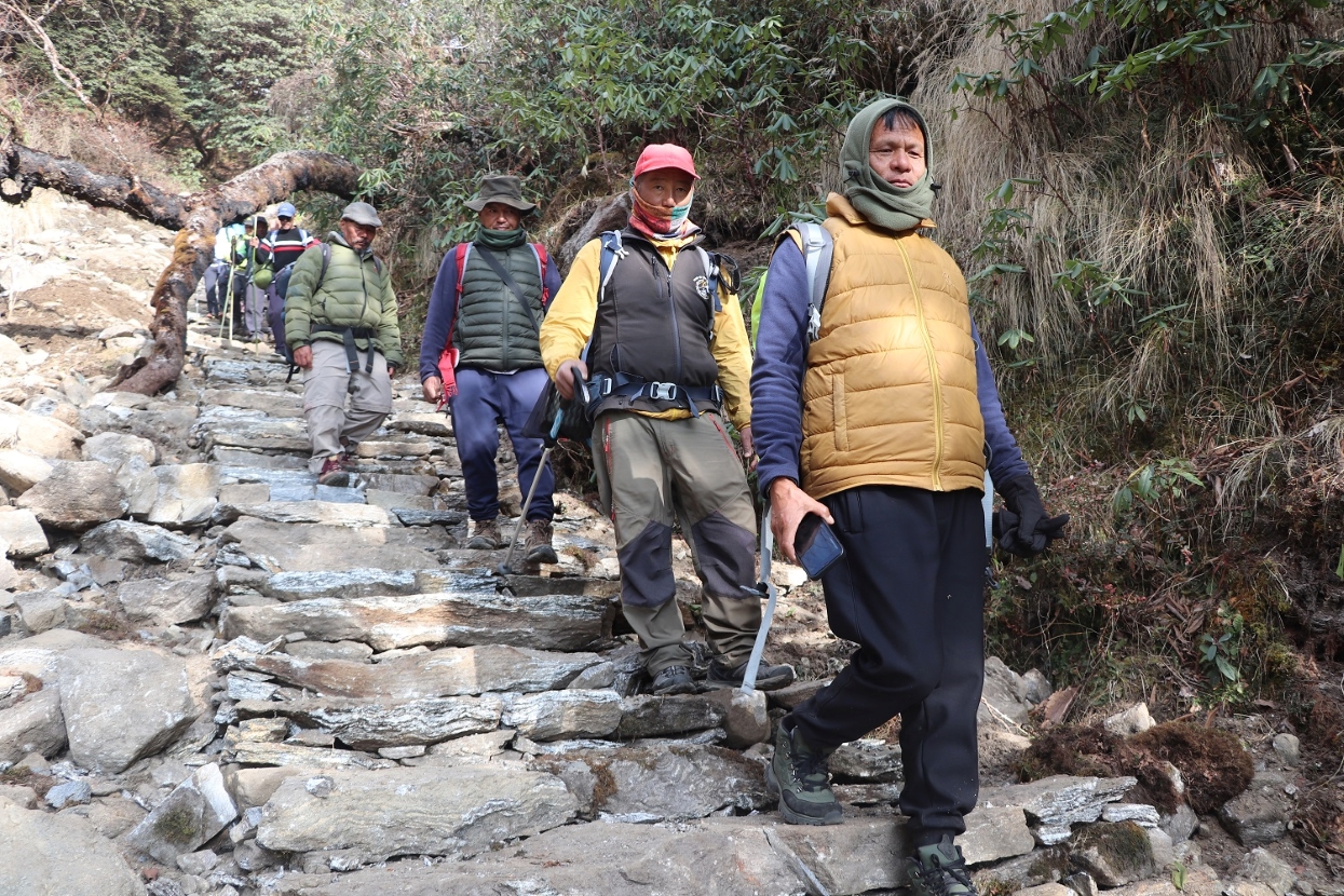 कर्पुडाँडादेखि लमजुङको क्व्होलासोथार जोड्ने पदमार्ग निर्माण