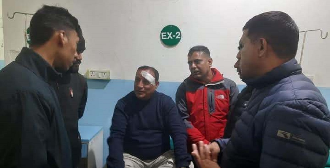 कोशीका पूर्वमुख्यमन्त्री उद्धव थापामाथि कुटपिट