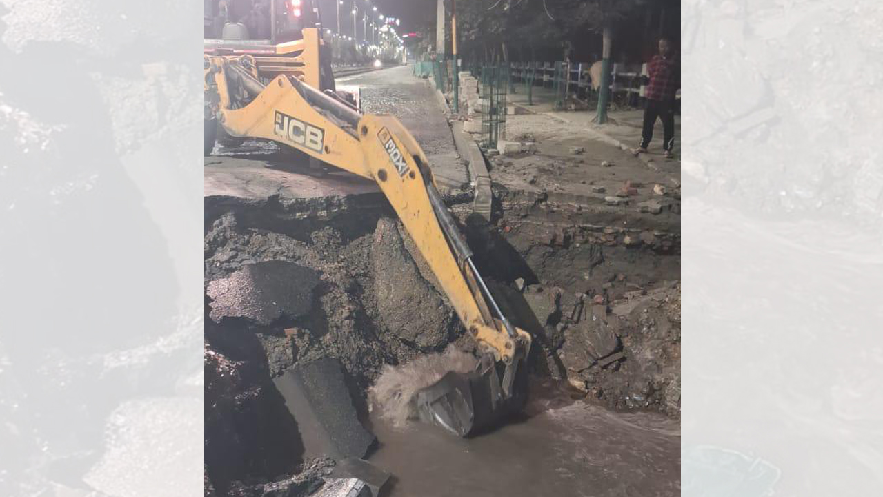 बबरमहलमा फुटेको खानेपानीको पाइप मर्मत थालियो
