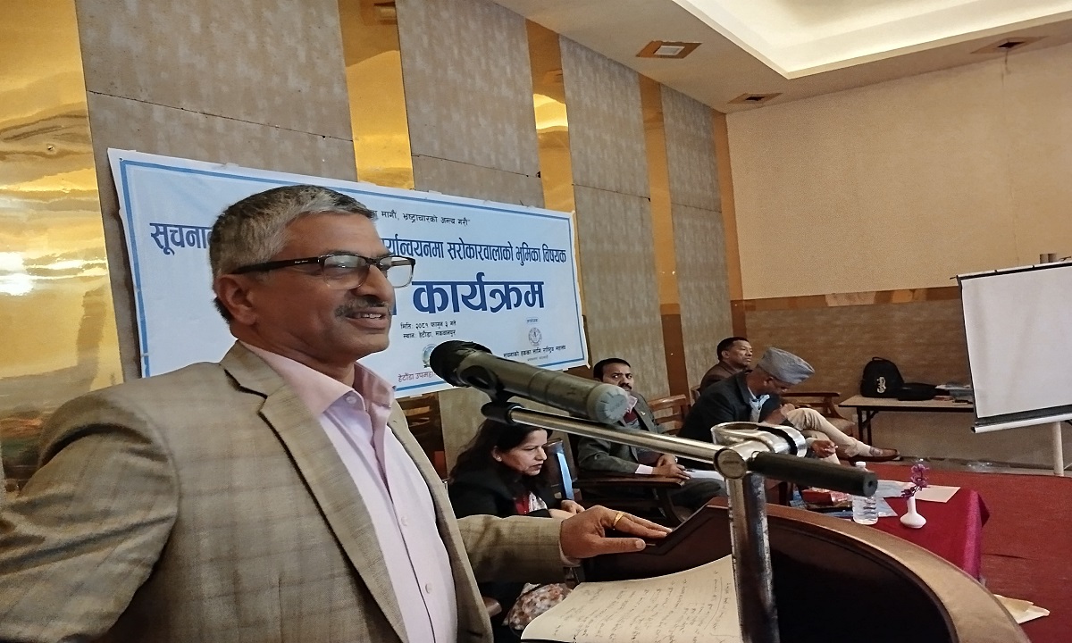 पत्रकारको नाममा सूचना माग्दै बार्गेनिङ गर्ने प्रवृत्ति छ : प्रमुख सूचना आयुक्त आचार्य