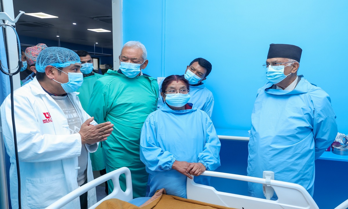 पोखरा दुर्घटना : अर्थमन्त्री र मेयरको स्वास्थ्यअवस्था बुझ्न प्रधानमन्त्री पुगे कीर्तिपुर अस्पताल
