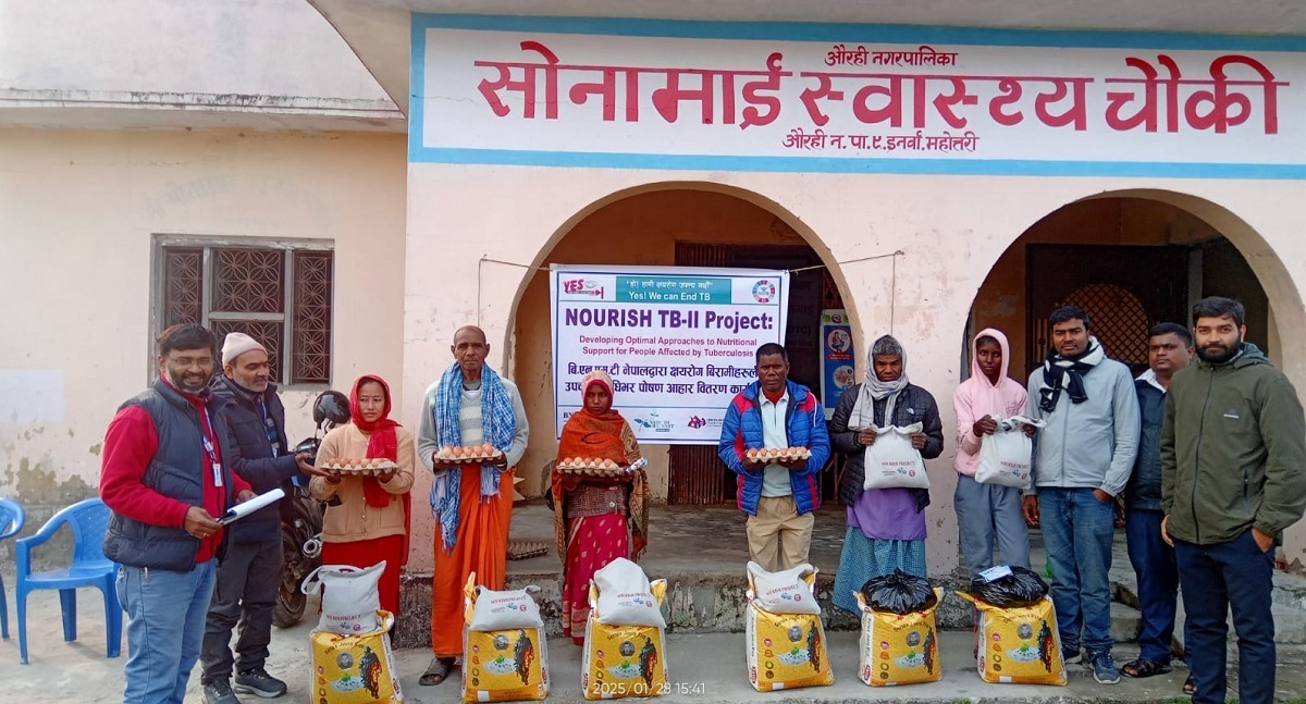 महोत्तरीका क्षयरोगीलाई पोषणयुक्त खाद्य सहयोग