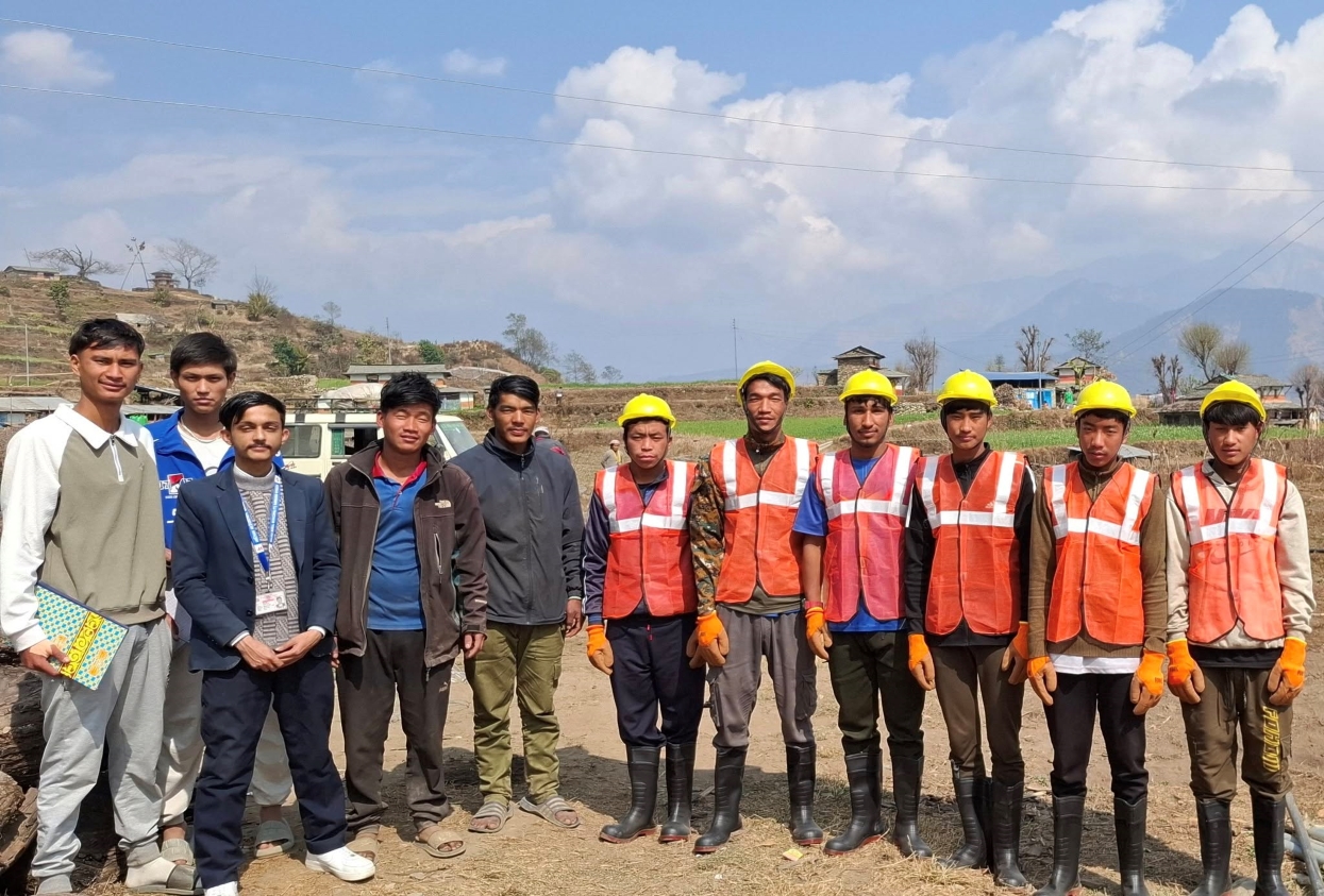 प्रधानमन्त्री रोजगार कार्यक्रमका लागि सुरक्षा सामग्री वितरण