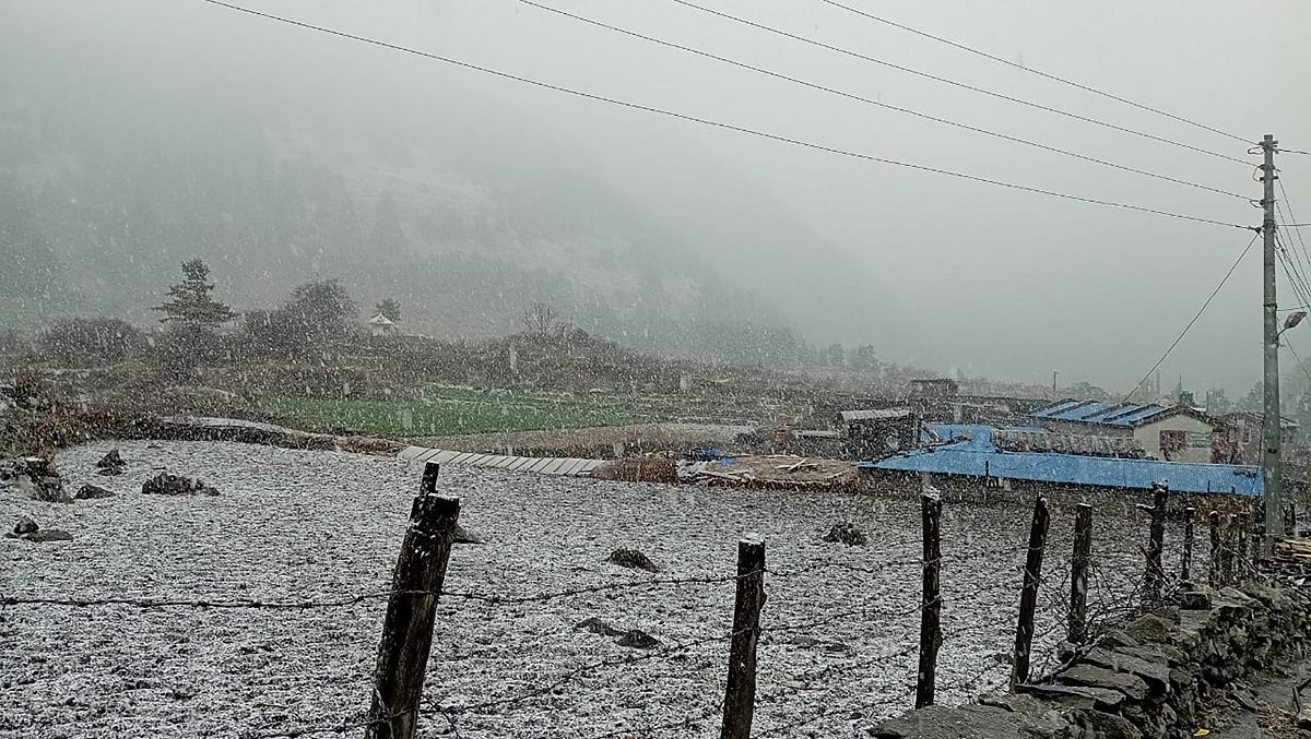 मुस्ताङमा आंशिक हिमपात