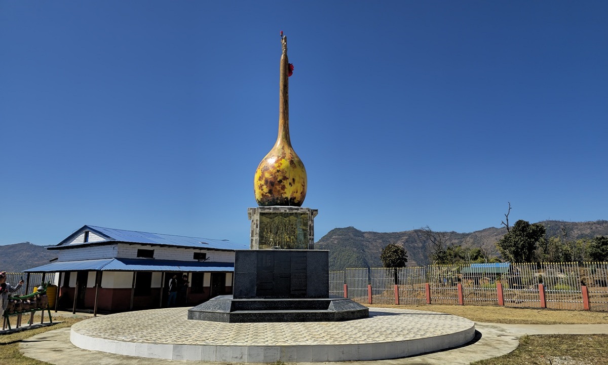 किराती बस्ती वाम्द्यालमा स्वालेवा स्तम्भ निर्माण