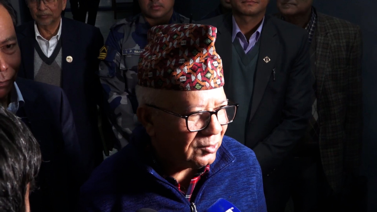 पूर्वराजाबारे माधव नेपाल भन्छन् – इतिहासको रथ पछाडि फर्किन सक्दैन