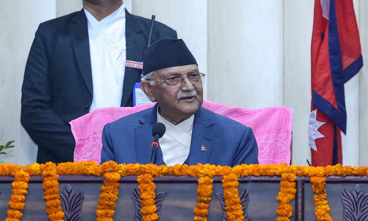 पूर्वराजालाई प्रधानमन्त्रीको प्रश्न : कुर्सीमा राख्दैमा राजा हुने हो र ?