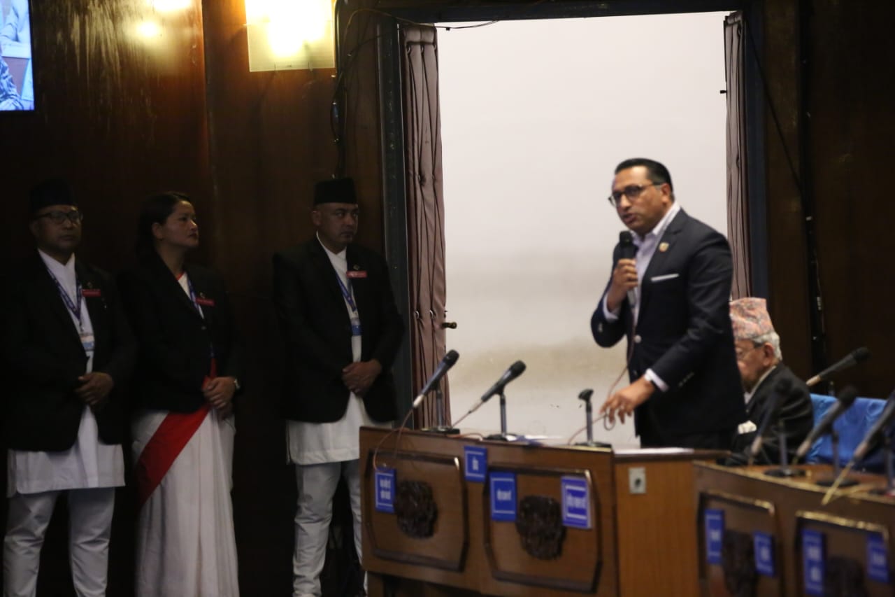 विद्यार्थी दलको स्वार्थमा लाग्दा क्याम्पसमा तालाबन्दी : डा. स्वर्णिम वाग्ले