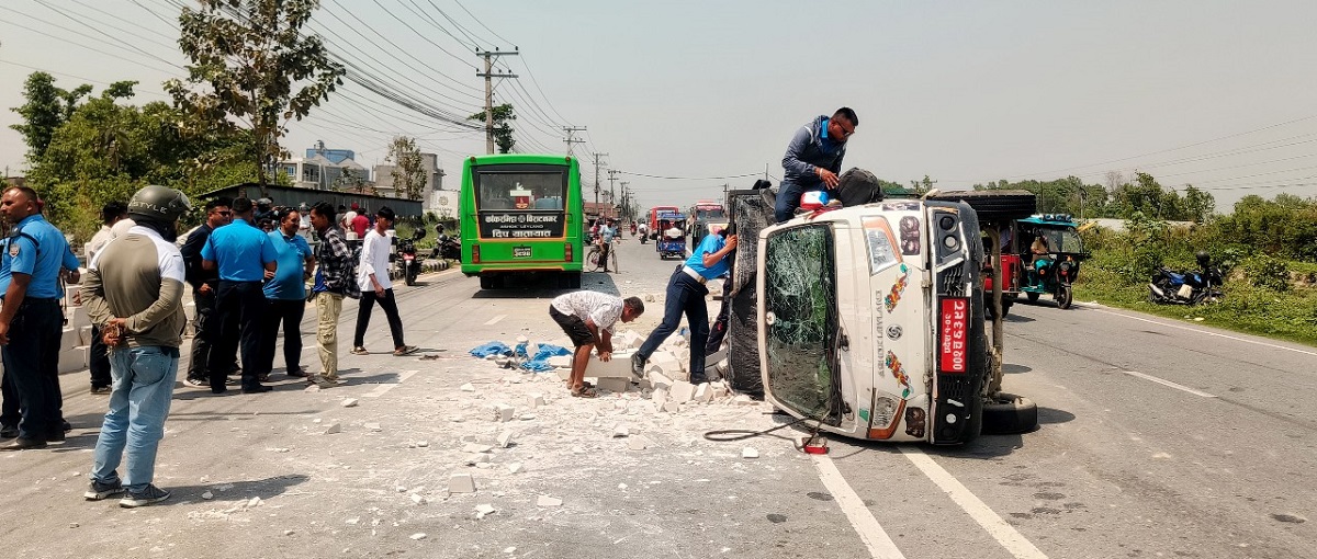 दुर्घटनामा ज्यान गुमाउने भ्यान चालकको परिचय खुल्यो, पिकअपका चालक पक्राउ