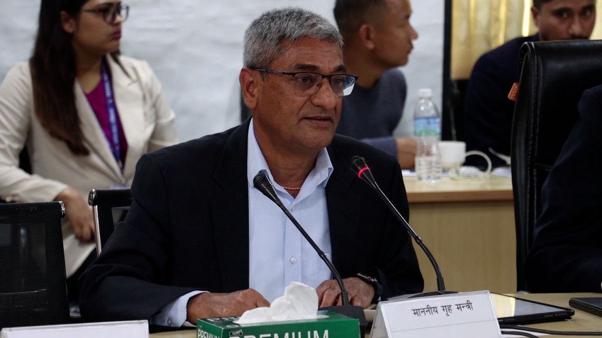 राजावादीलाई गृहमन्त्रीको चेतावनी – व्यवस्था उल्ट्याउनेबारे नसोच्नुस्