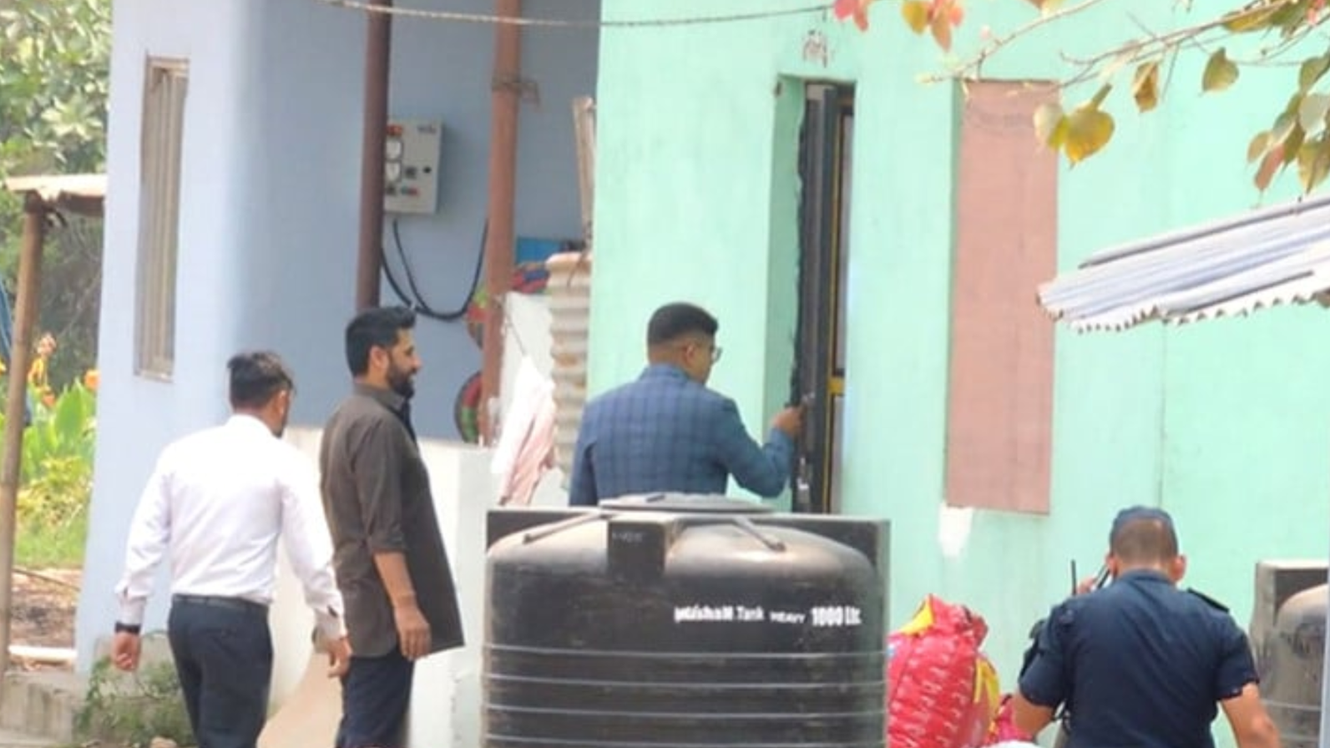 ‘रविलाई राखिएको कोठामा छैन एसी, झ्याल प्लाई उडले टालिएको छ’