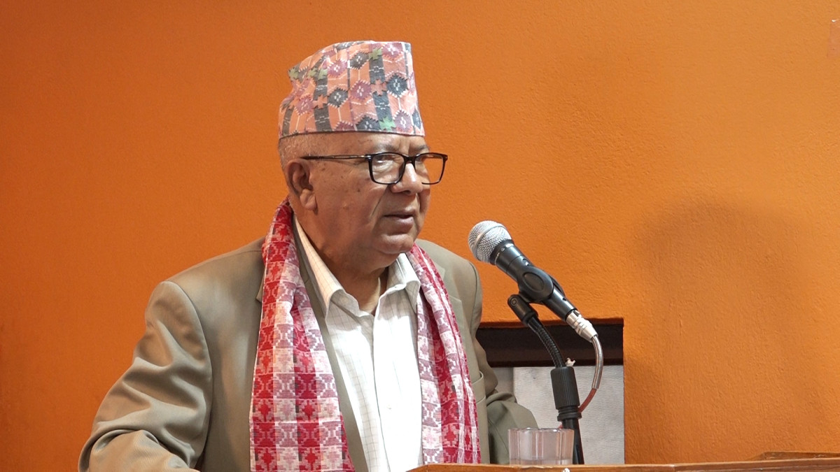 राजसंस्था फर्कने सम्भावना छैन, त्यो सपना नदेख्न म आग्रह गर्छु : माधव नेपाल