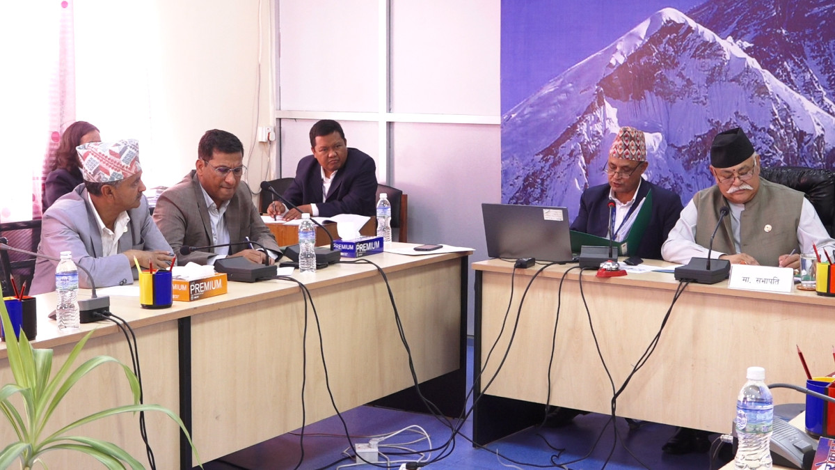 पूर्वाधार विकास समिति बैठक : मुआब्जा र सडक बिस्तारको विवादमा छलफल