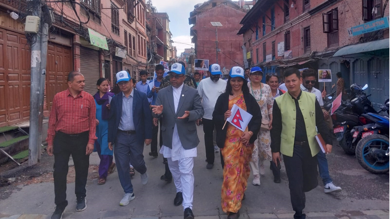 सगरमाथा विश्वको गौरव हो : बद्रीप्रसाद पाण्डे
