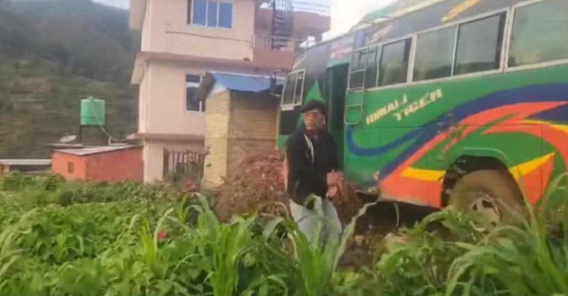पालुङमा बस दुर्घटना हुँदा दुईको मृत्यु, चार घाइते