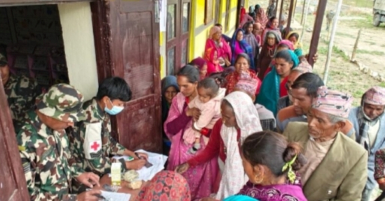 सेनाद्वारा बृहत् स्वास्थ्य शिविर सञ्चालन