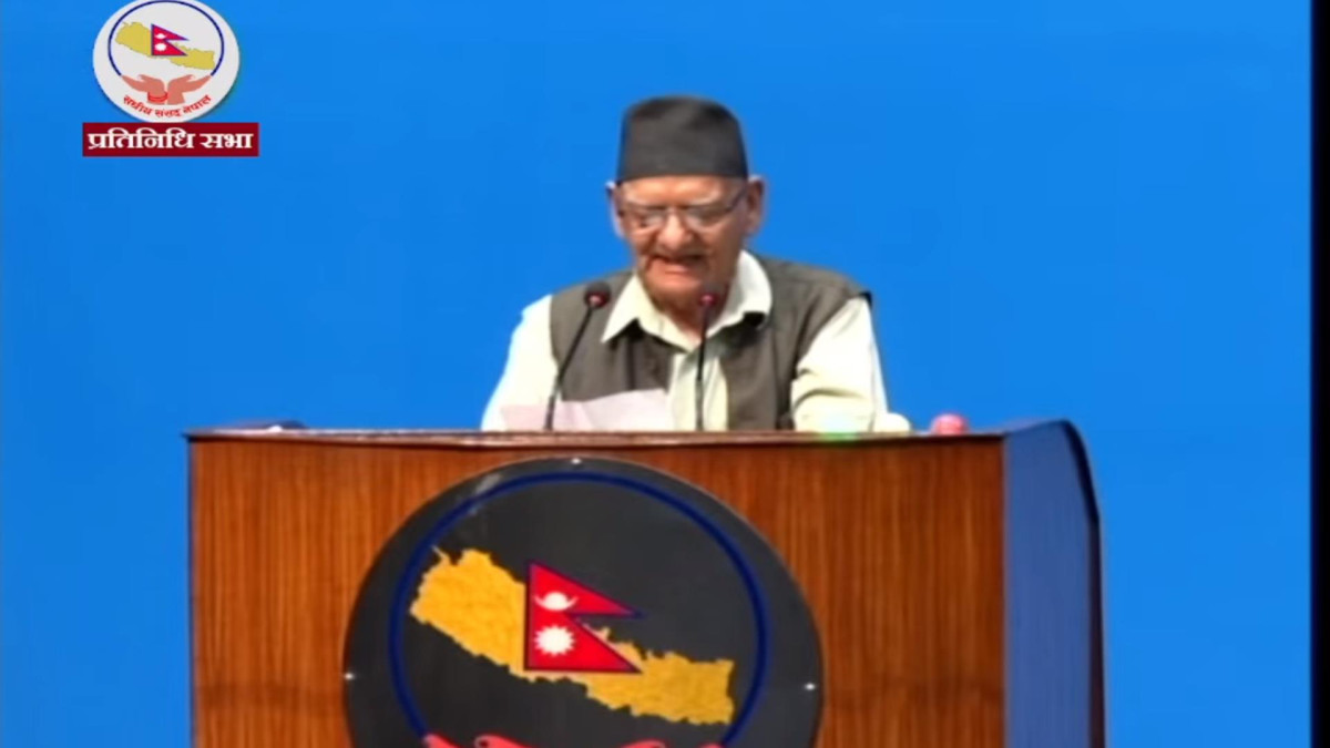 म संघीयताको विरोधी होइन तर संघीयता नेपालमा सम्भव छैन : चित्रबहादुर केसी