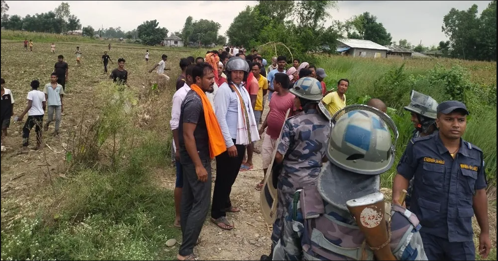 सर्लाहीमा प्रहरी र स्थानीयबिच झडप, प्रहरीसहित १० घाइते (सूचिसहित)
