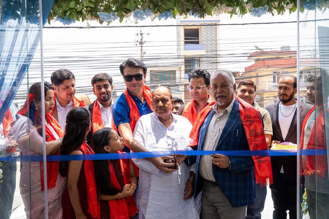 कजारियाको ललितपुरमा अत्याधुनिक शोरूम उद्घाटन