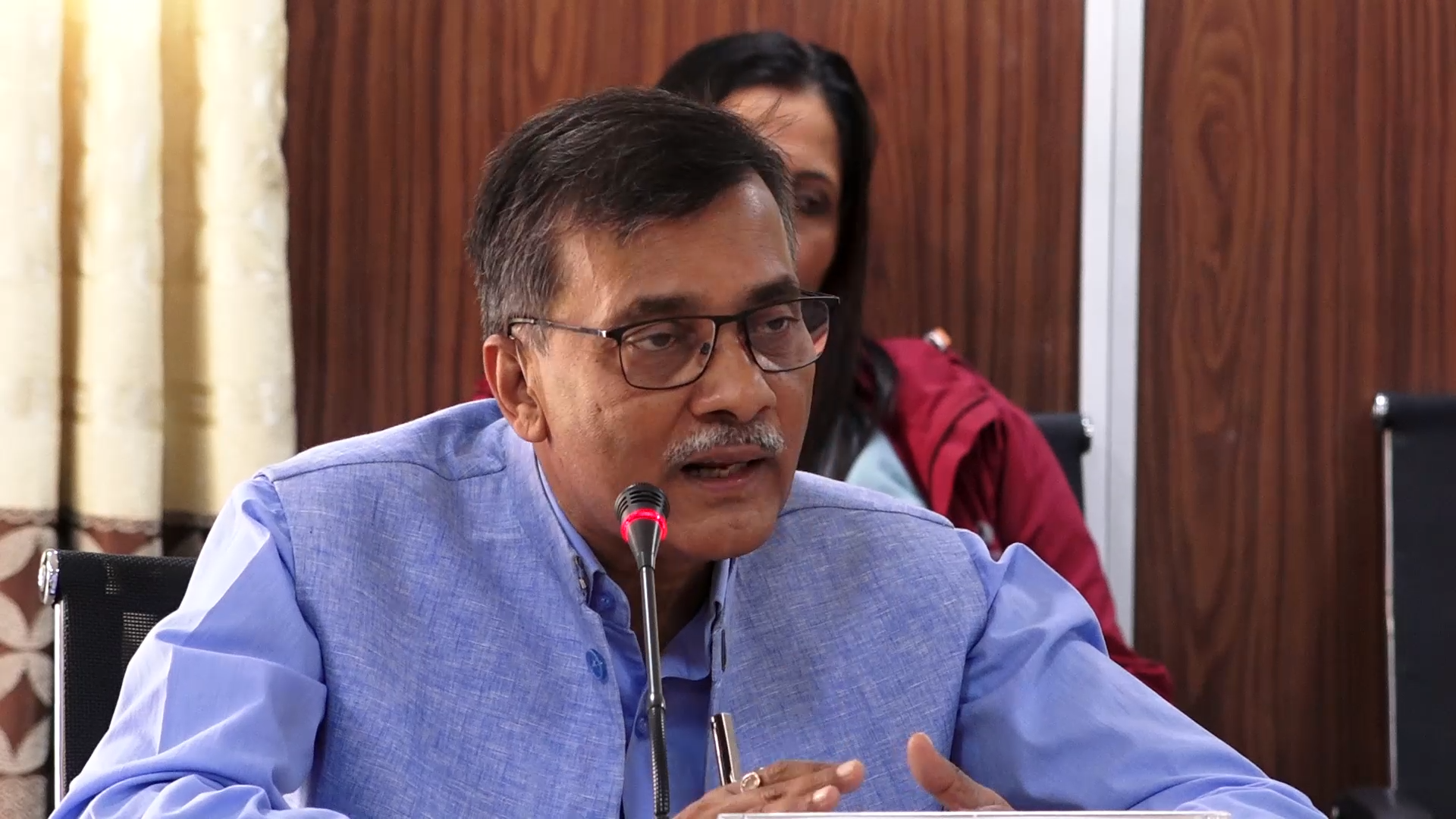 संसद्लाई सक्रिय तुल्याउन सरकार चुकेको छैन : कानुनमन्त्री चौरसिया (कुराकानी)