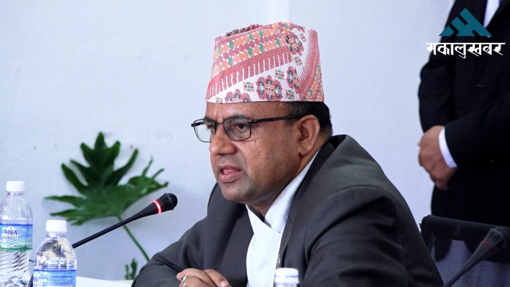 पर्यटनमन्त्रीद्वारा सगरमाथा आरोहणको वैकल्पिक मार्गबारे छलफल