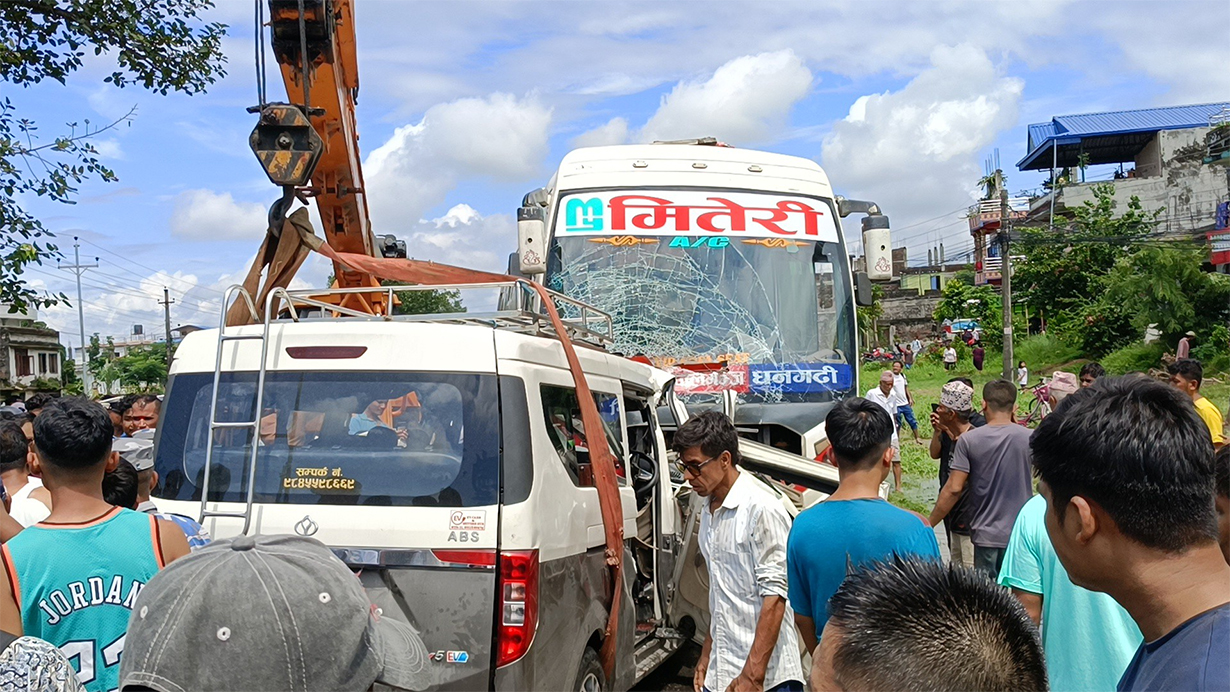चितवनमा सवारी दुर्घटना हुँदा सात जनाको मृत्यु, १८ घाइते