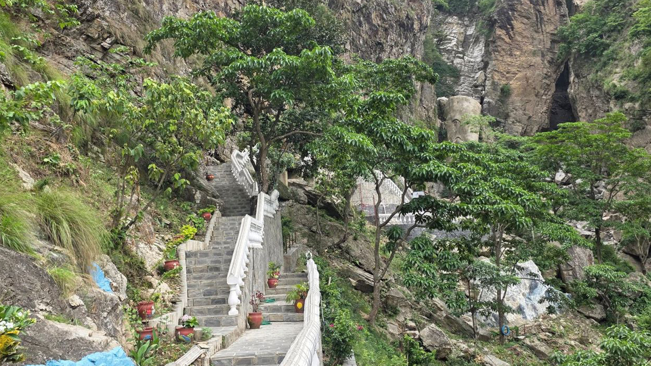 बाँदर कुद्ने भिर अहिले पर्यटकको रोजाइमा
