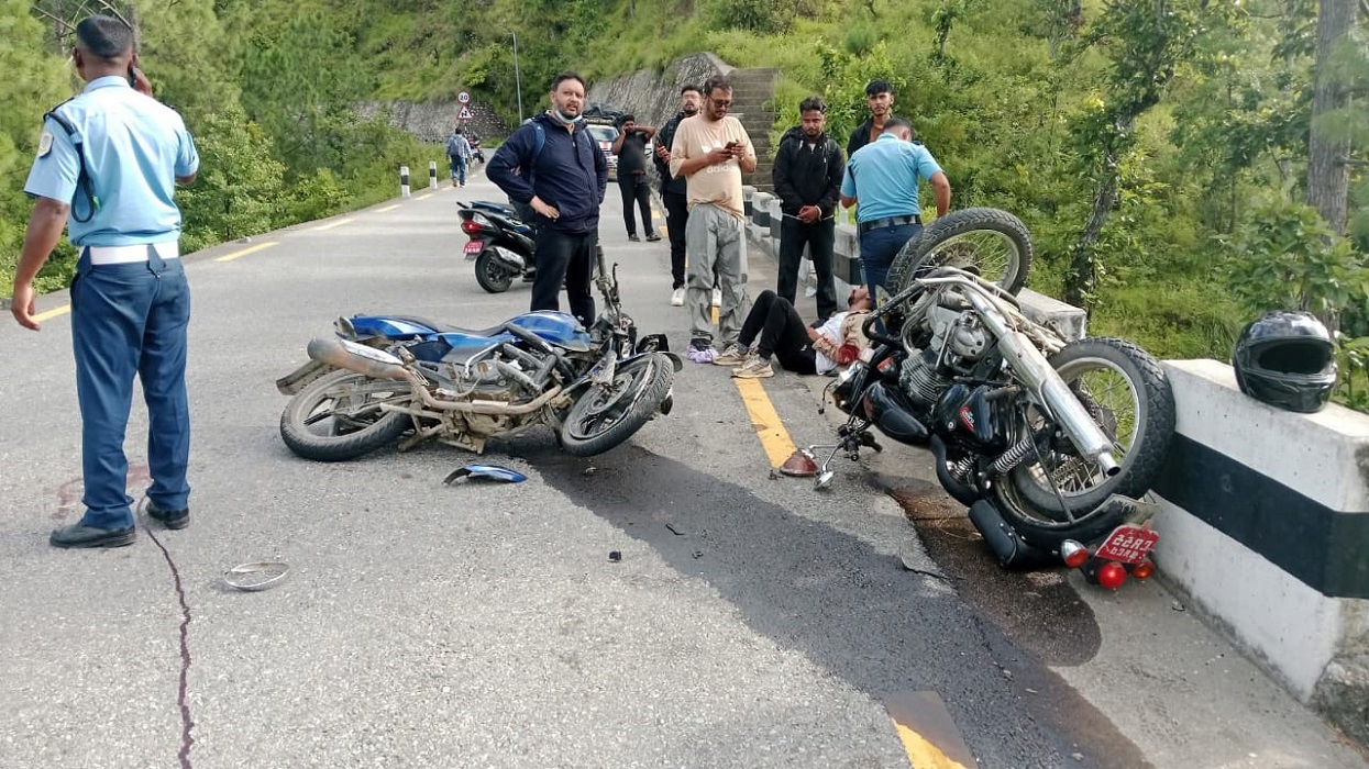 तीव्र गतिको बाइकबाट खसेर १८ वर्षीय किशोरको मृत्यु