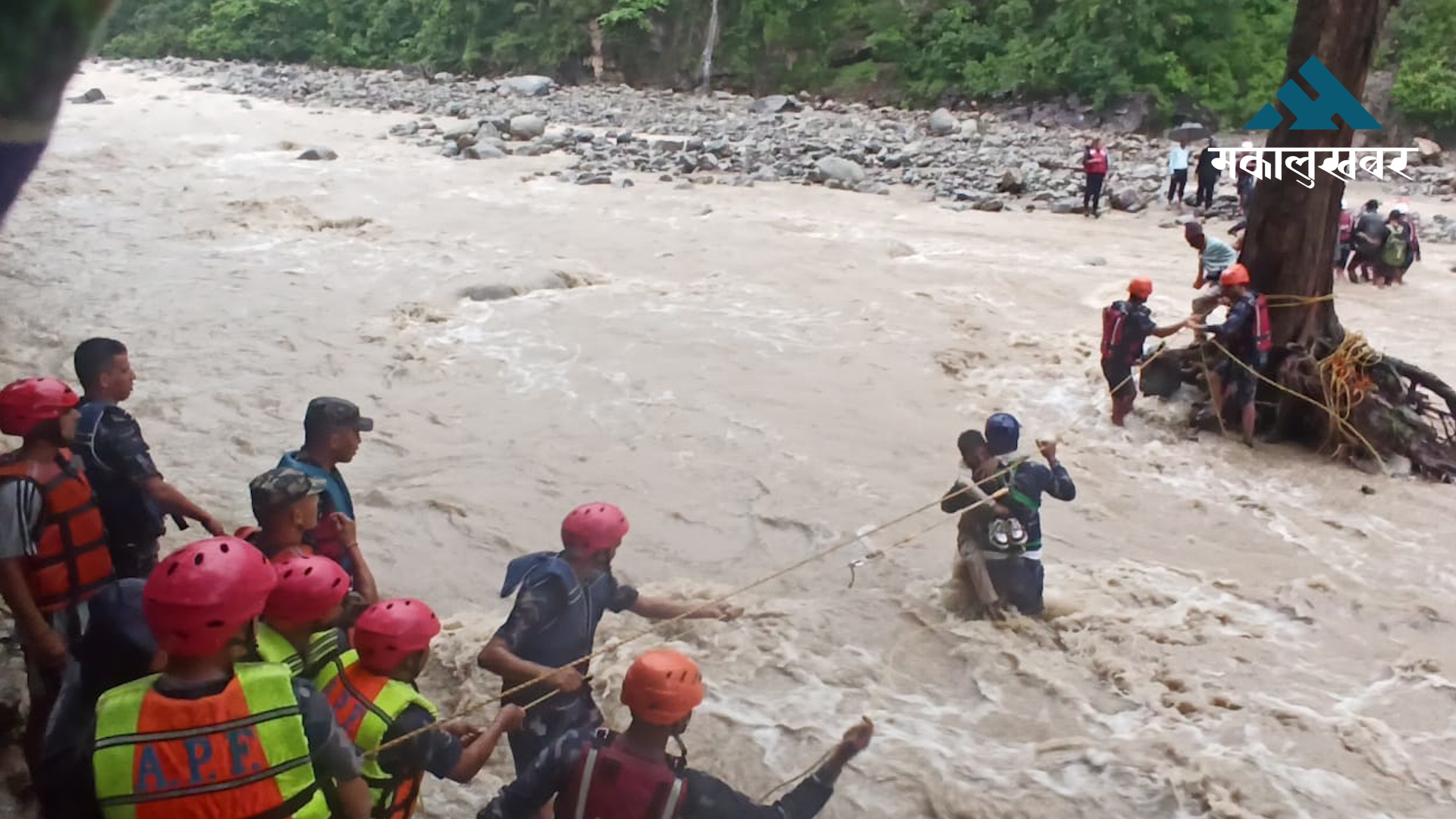 गोदावरी नदीमा फसेका छ जनाको उद्धार