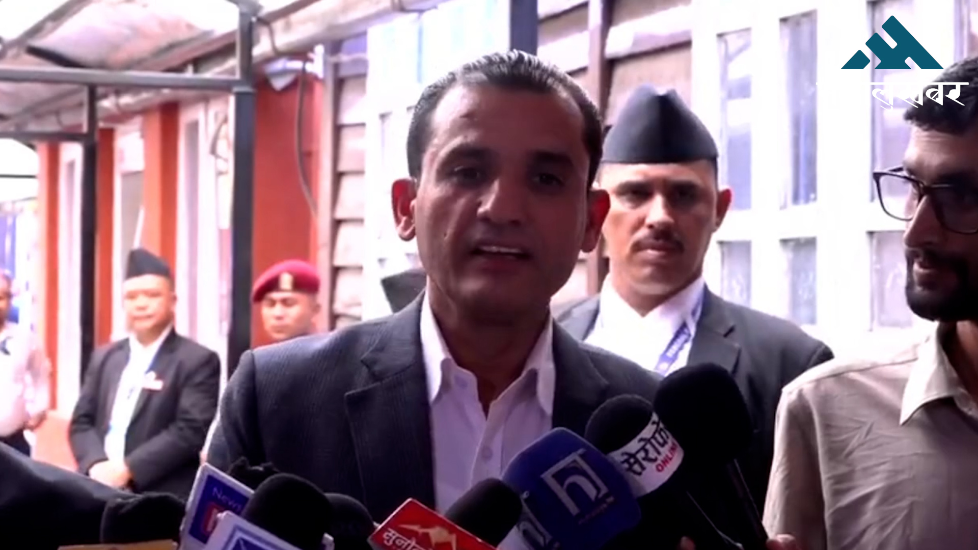‘कुलिङ पिरियड’ मा देउसी खेल, सभापति र सचिवले राजीनामा दिनुपर्छ : माधव सापकोटा
