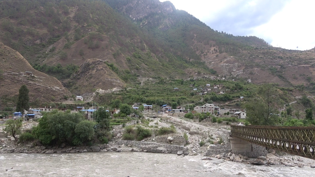 पानी पर्यो भने रातभर निन्द्रा लाग्दैन, बच्चाहरुले घर छोडेर जाउँ भन्छन् –जाने ठाउँ छैन