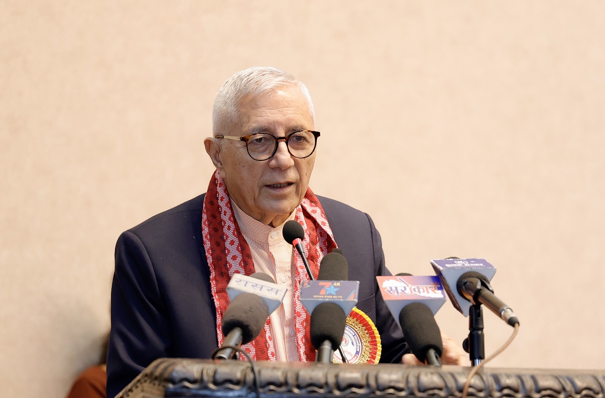 यो सरकारको सोचै गलत छ : शेखर कोईराला