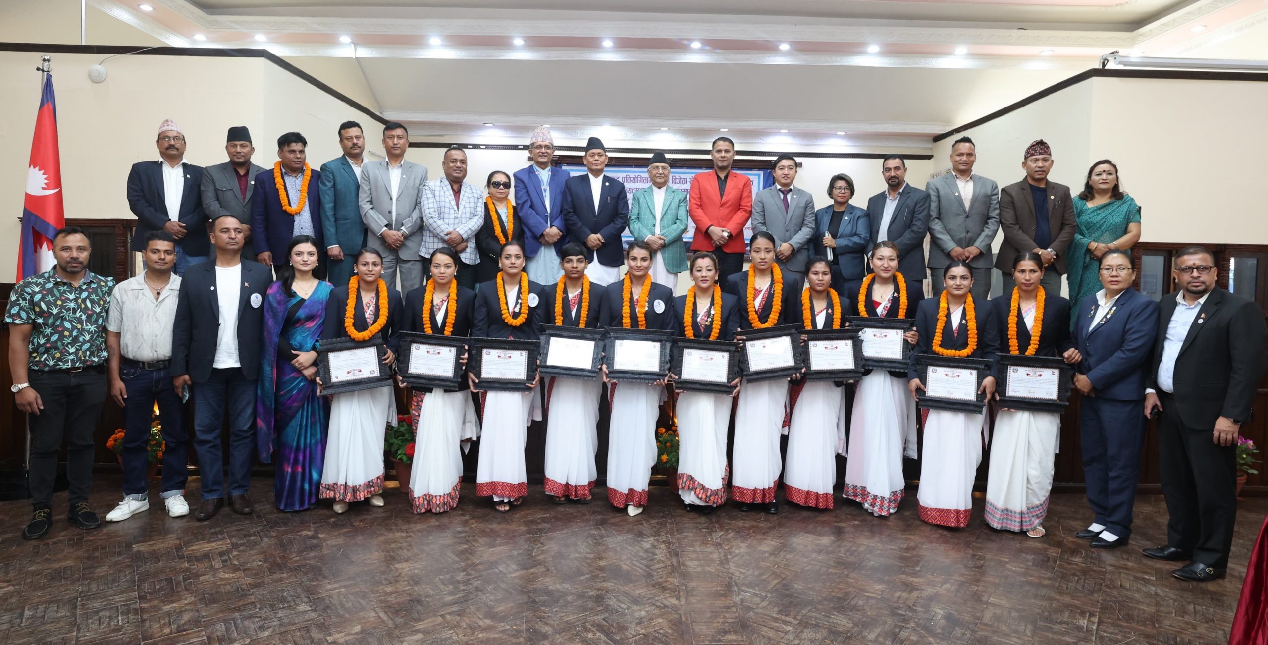 राष्ट्रको गौरव बढाउने खेलाडी सम्मानित, प्रधानमन्त्रीद्वारा पुरस्कार वितरण