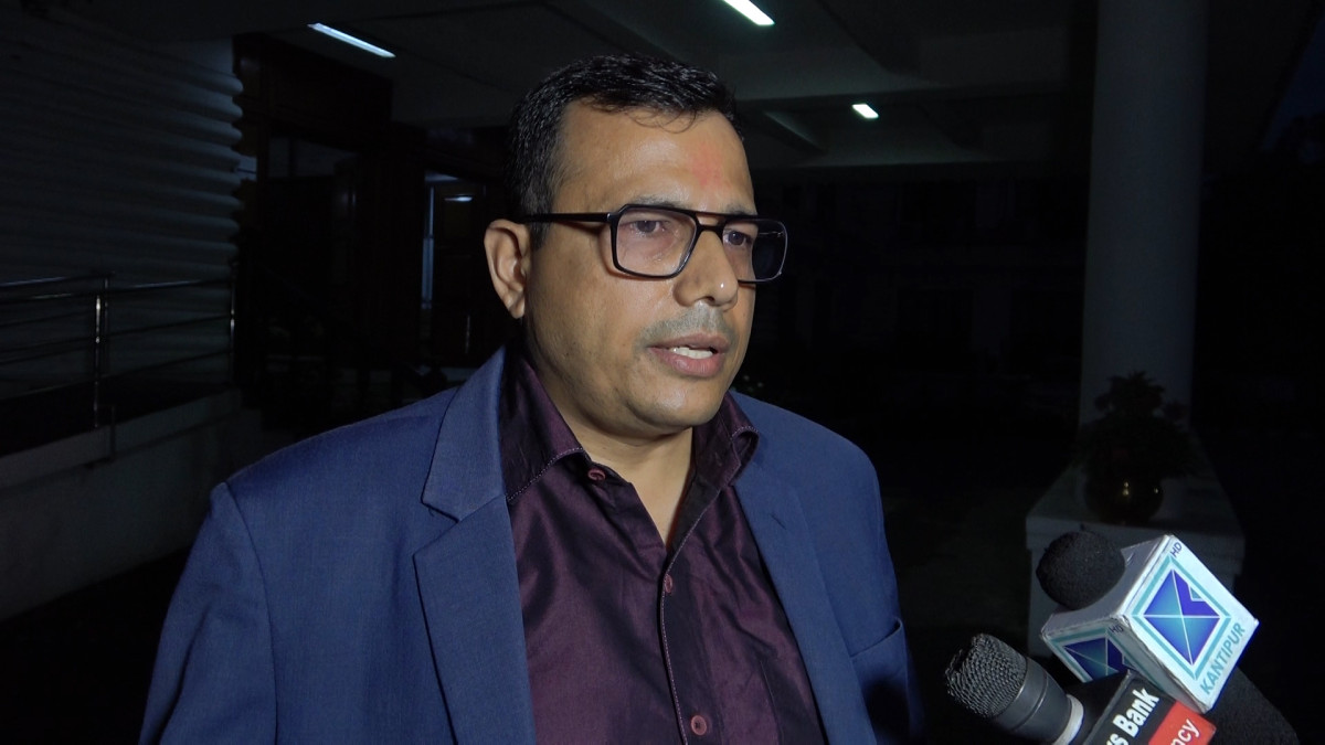 धनगढीस्थित कारागार विवाद : घाइते एक जनालाई हेलिकप्टरबाट काठमाडौँ ल्याइँदै