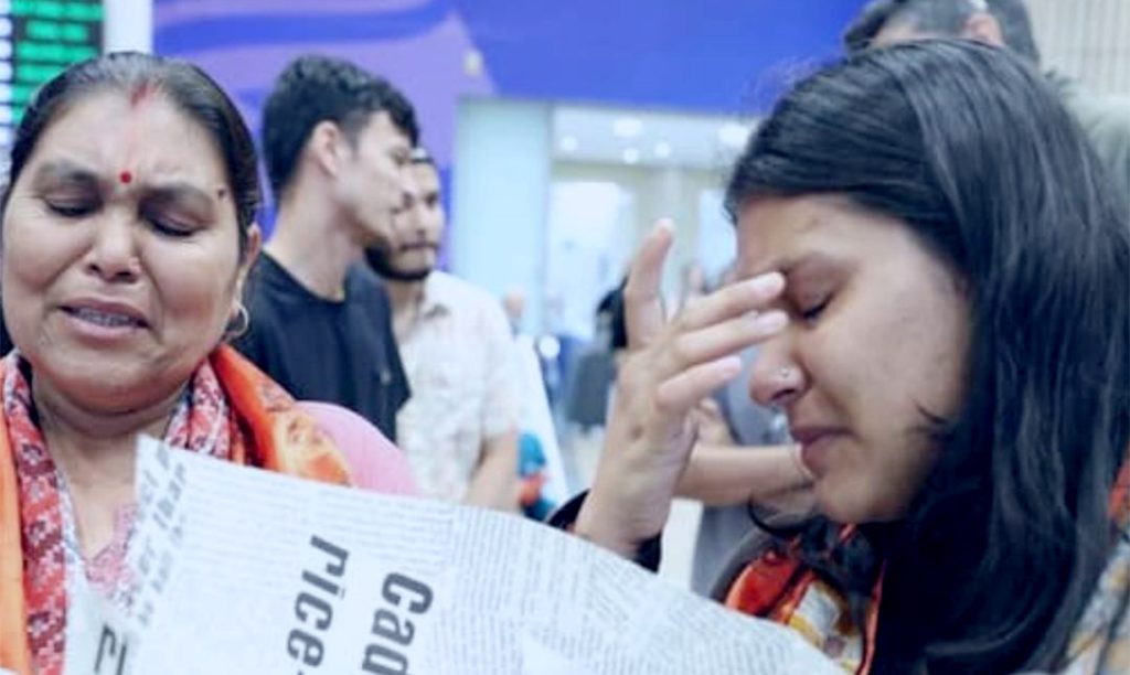 अपहरित छोरालाई घर फर्काउने आशामा आमा र बहिनी इजरायलमा