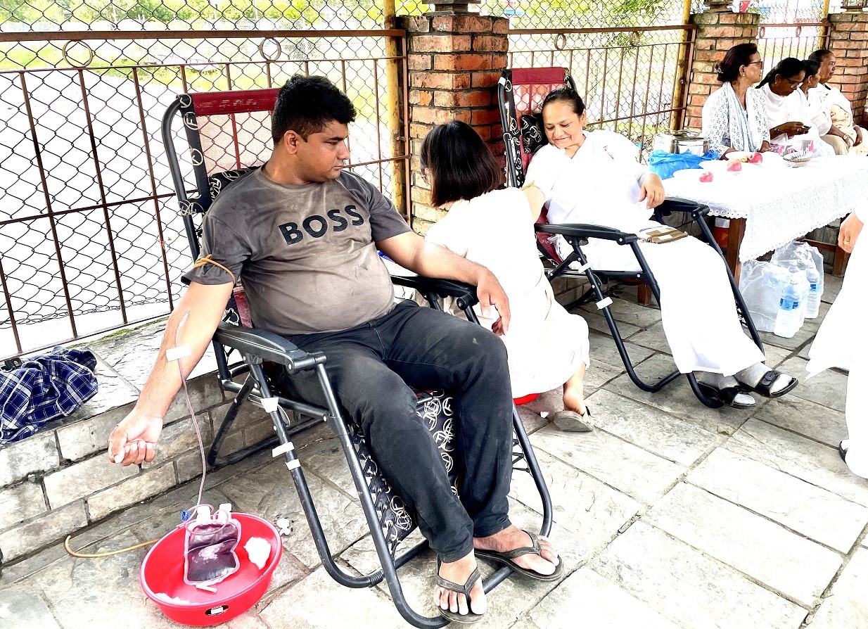 रक्तदान परोपकारी हितसँगै स्वयंको पनि हित हो : प्रदेश प्रमुख भट्ट