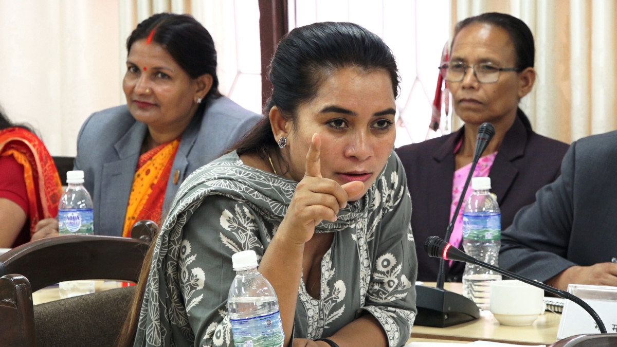 कम उमेरका एकल महिलालाई सीप सिकाएर रोजगारी दिनुपर्छ : सांसद कुसारी