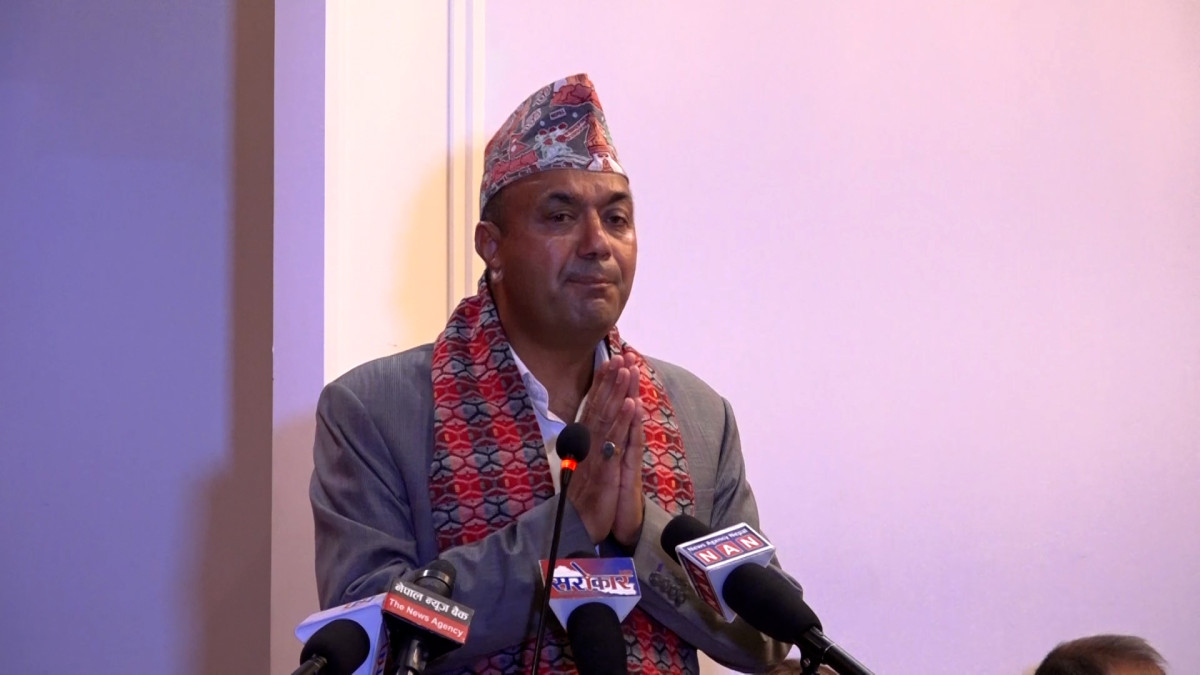 एनआरएनहरूले नेपालको सम्पत्ति बेचेर विदेशमा लैजान हुन्न : पूर्वअध्यक्ष आचार्य
