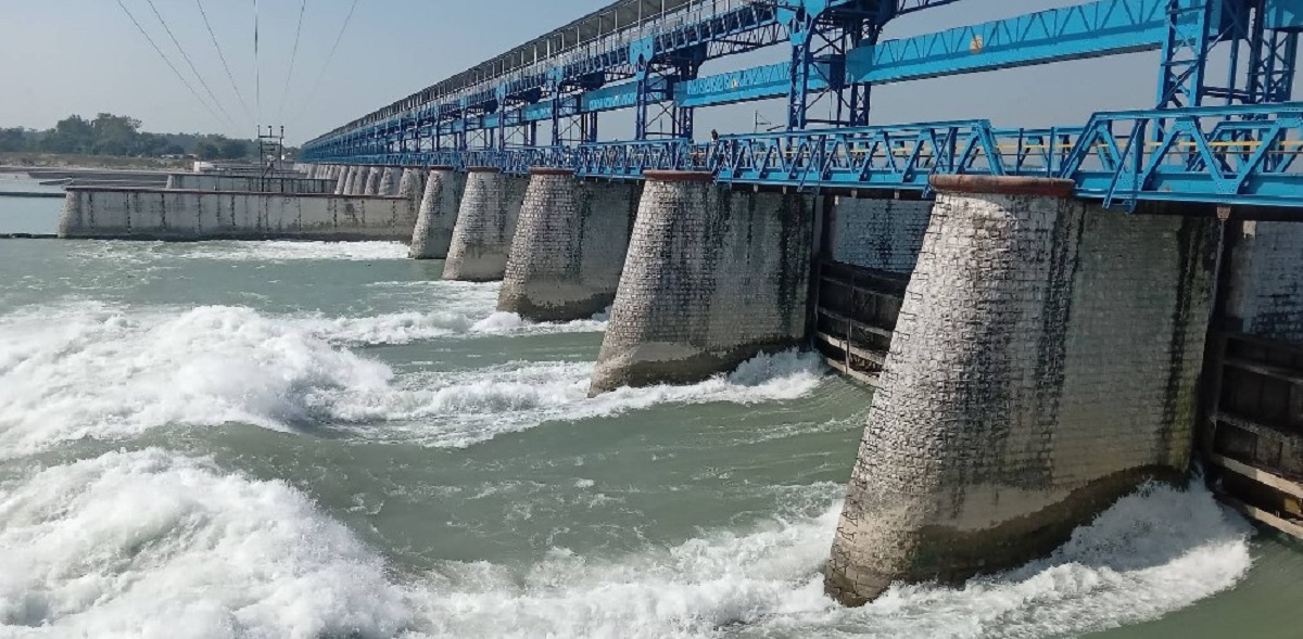 महाकाली नदीमा पानीको बहाव घट्दो : बाढी विस्थापित अझै घर फर्कन सकेनन्