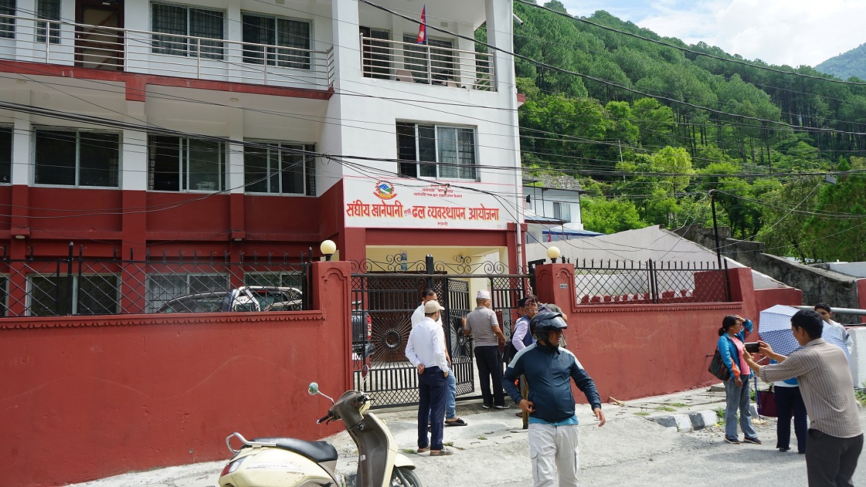 खानेपानी तथा ढल व्यवस्थापन आयोजना कार्यालय गाभिएपछि म्याग्दीमा समस्या
