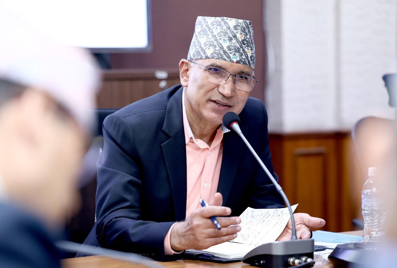 अर्थमन्त्रीद्वारा समयतालिका बनाएर बजेट कार्यान्वयन गर्न निर्देशन