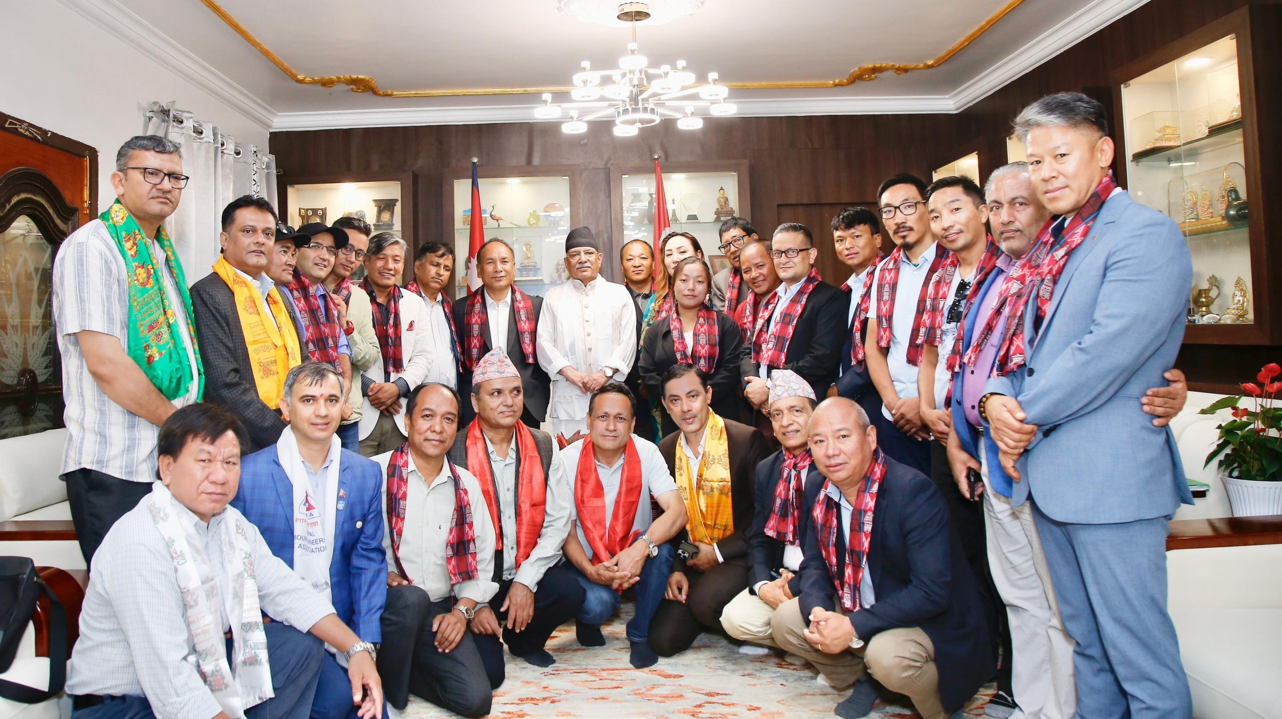 पर्वतारोहण संघको नयाँ नेतृत्वलाई प्रचण्डको बधाई, पर्यटन विधेयक पारित गराउने प्रतिबद्धता