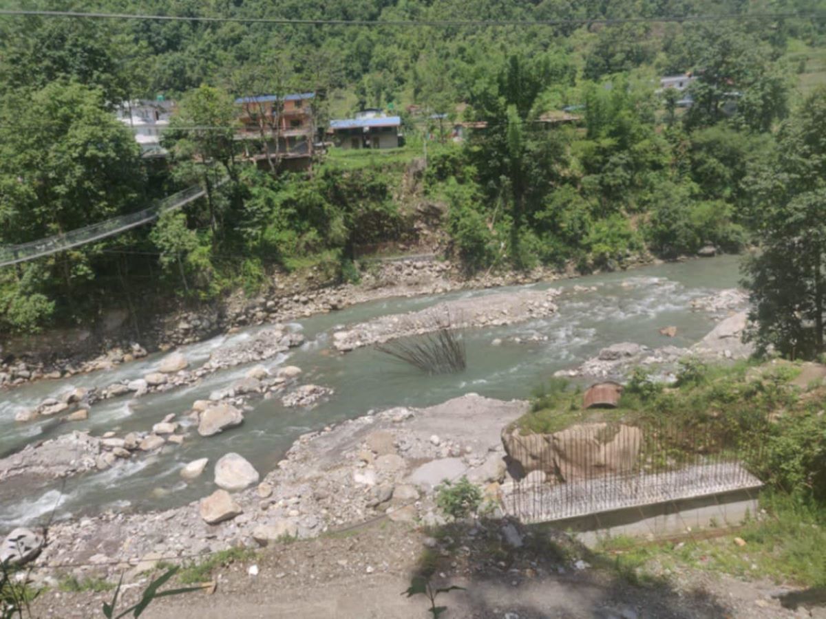 ठेकेदार सम्पर्कविहीन, पाँच वर्षदेखि पुल निर्माण अधुरै