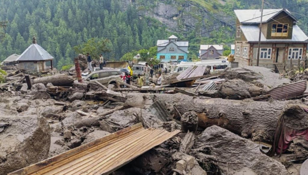 काश्मीरमा भीषण बाढी, मृतकको संख्या ३७ पुग्यो
