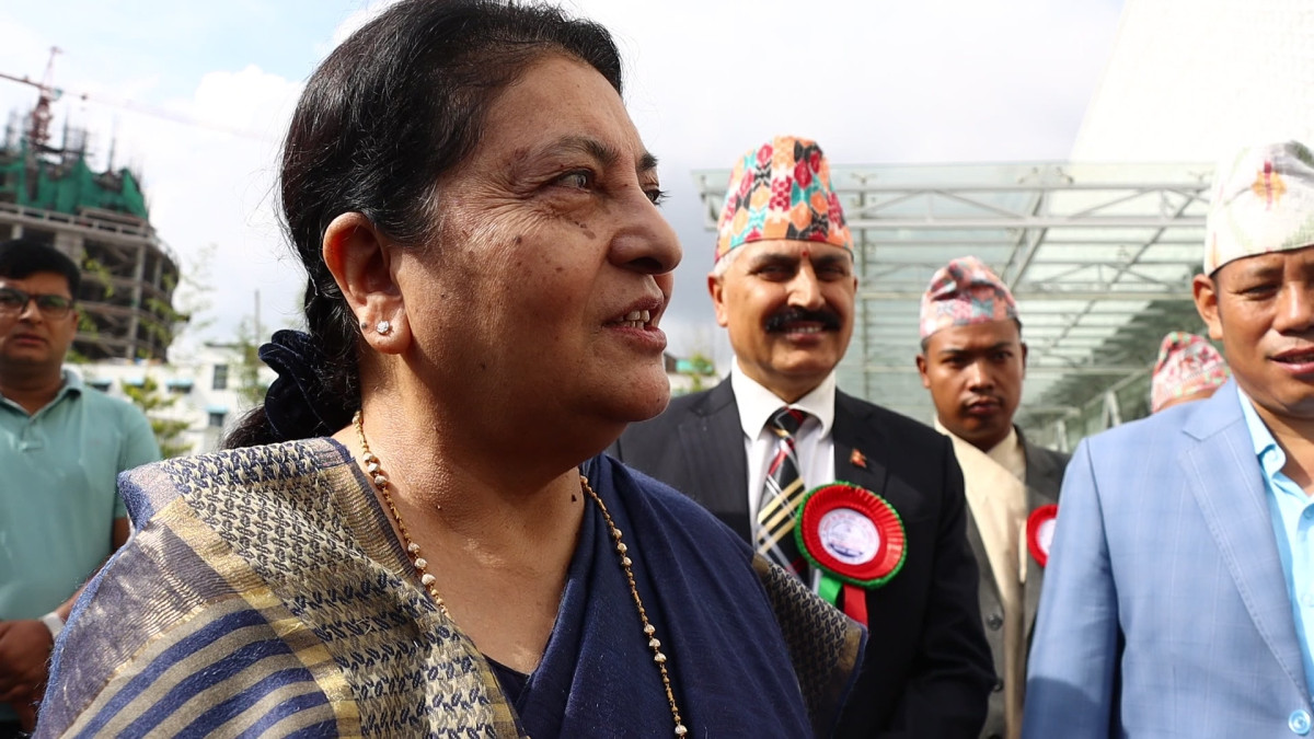 राष्ट्रसेवक कर्मचारीहरूले सेवा प्रवाहमा कमी हुन नदिन सचेत हुनुपर्दछ : विद्यादेवी भण्डारी